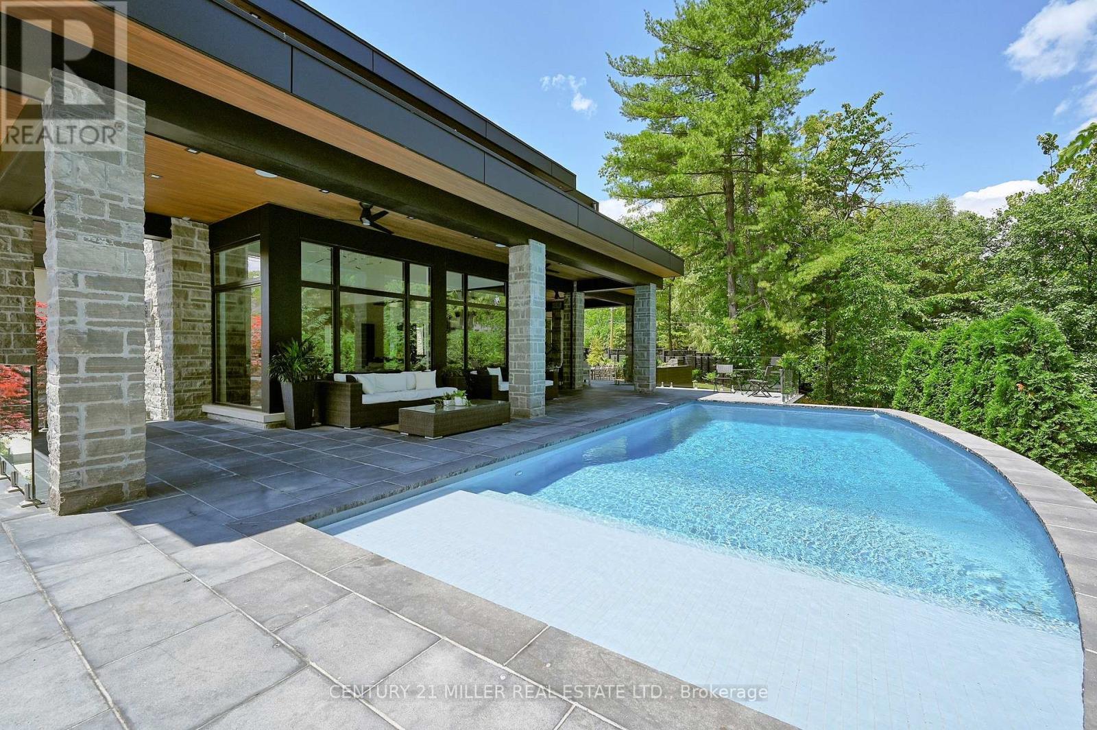 421 Chartwell Road, Oakville (Mo Morrison), Ontario  L6J 4A4 - Photo 41 - W12404397