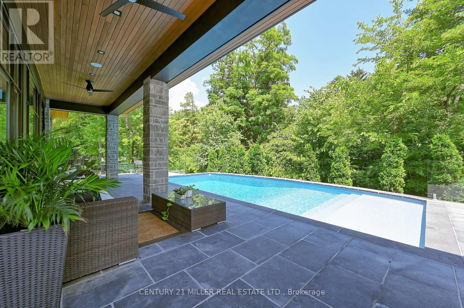 421 Chartwell Road, Oakville (Mo Morrison), Ontario  L6J 4A4 - Photo 43 - W12404397