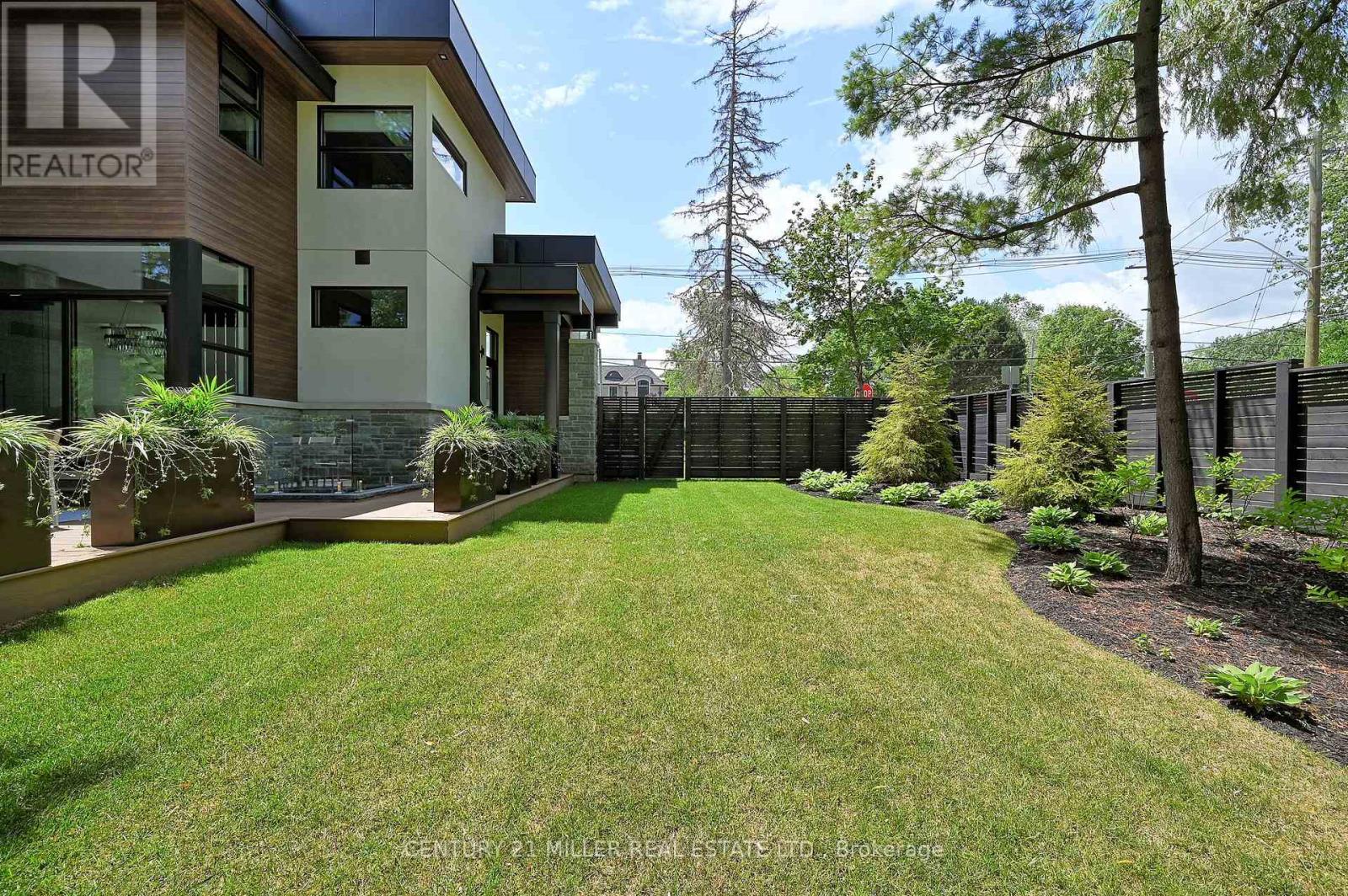 421 Chartwell Road, Oakville (Mo Morrison), Ontario  L6J 4A4 - Photo 47 - W12404397