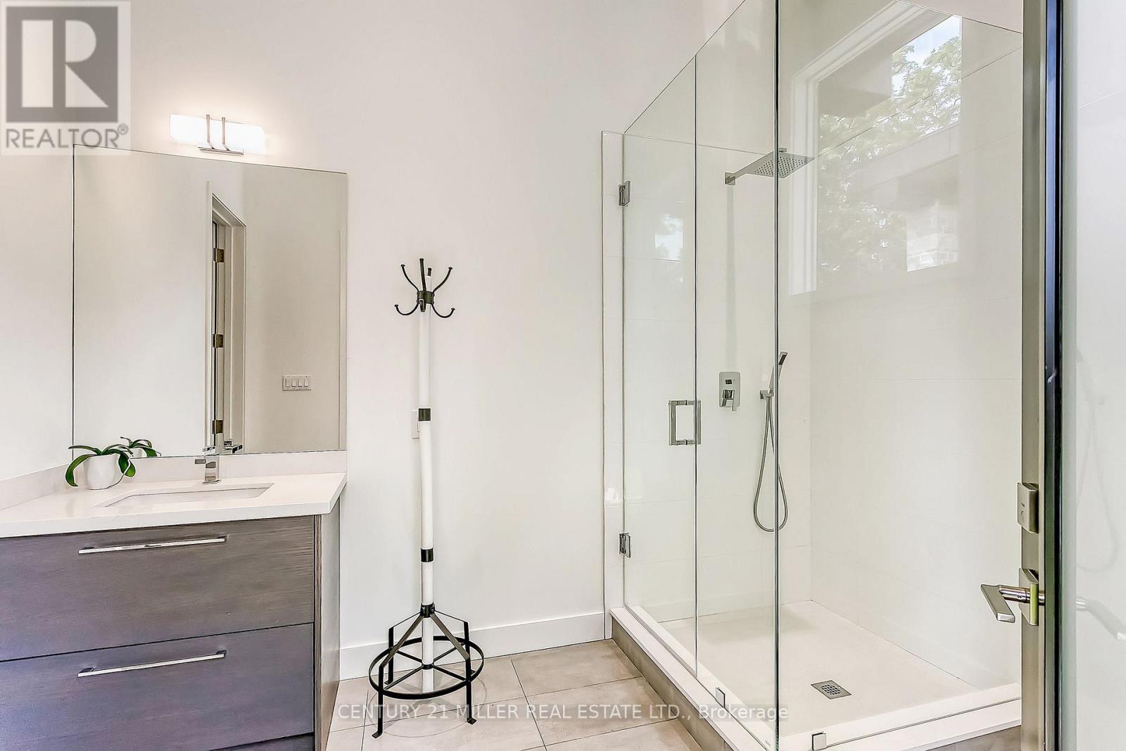421 Chartwell Road, Oakville (Mo Morrison), Ontario  L6J 4A4 - Photo 48 - W12404397