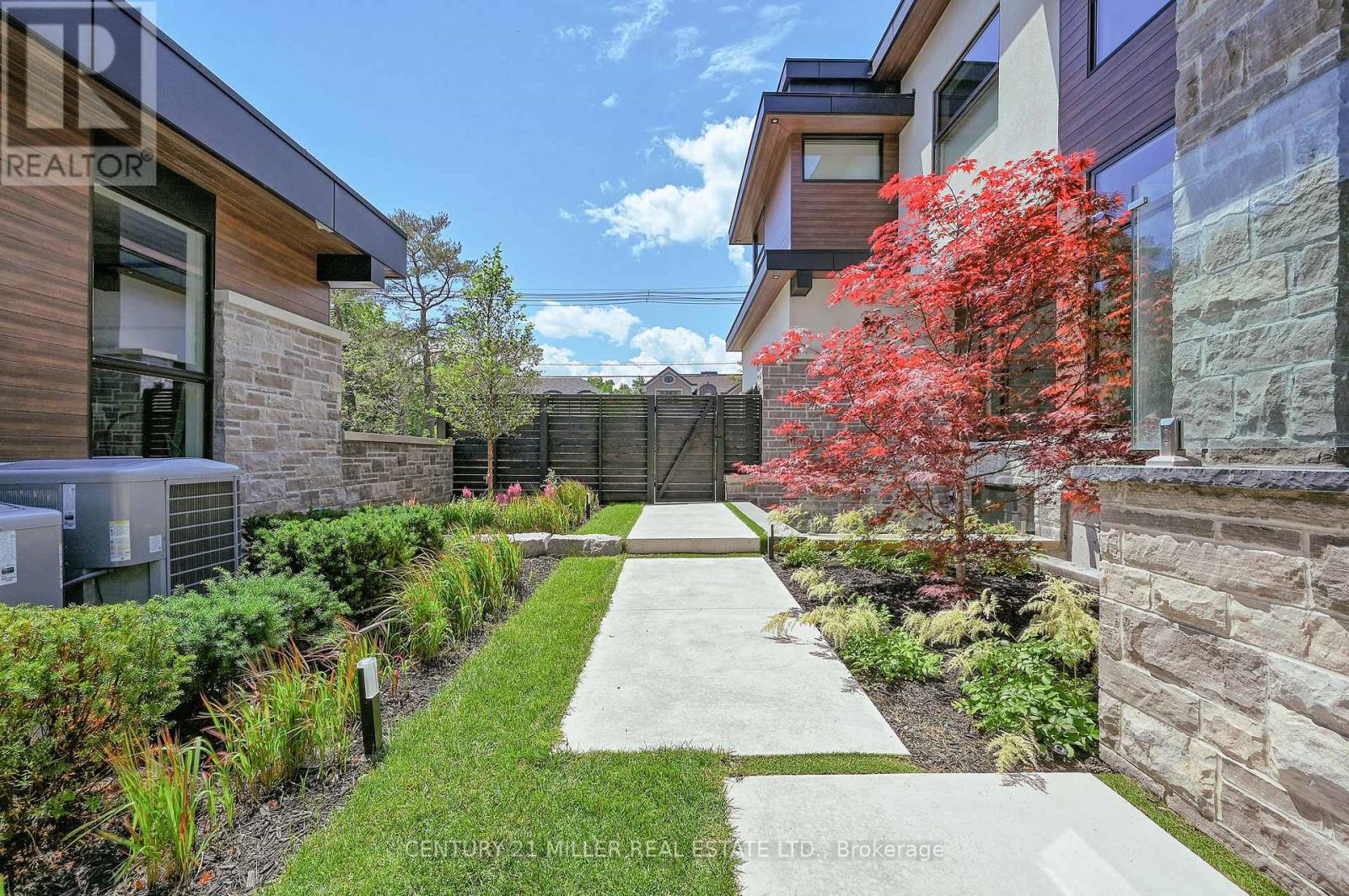421 Chartwell Road, Oakville (Mo Morrison), Ontario  L6J 4A4 - Photo 49 - W12404397