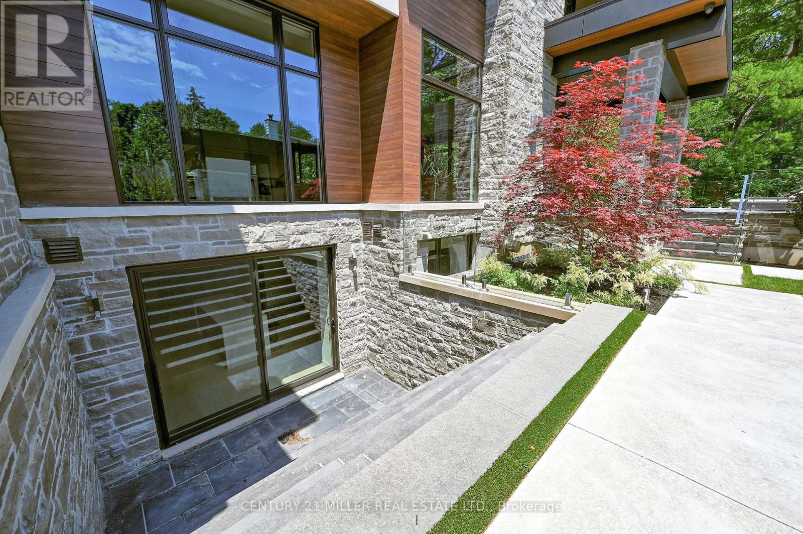 421 Chartwell Road, Oakville (Mo Morrison), Ontario  L6J 4A4 - Photo 50 - W12404397