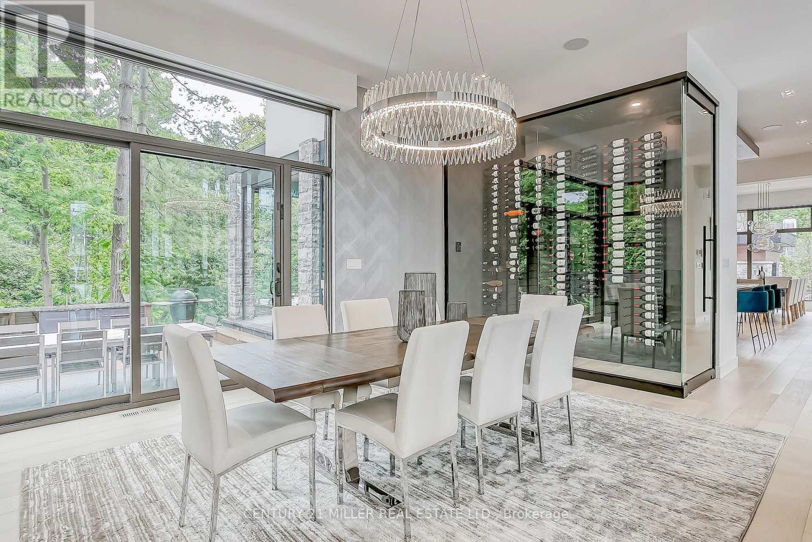 421 Chartwell Road, Oakville (Mo Morrison), Ontario  L6J 4A4 - Photo 6 - W12404397