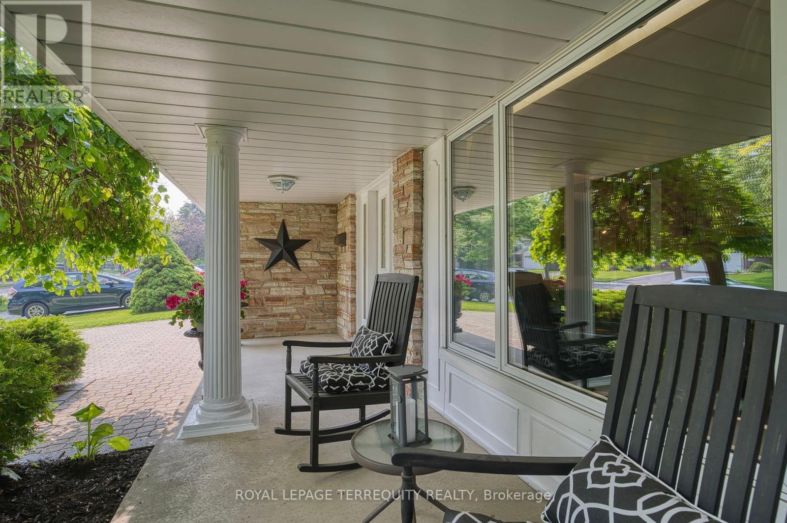 3521 Pinesmoke Crescent, Mississauga, Ontario  L4Y 3L4 - Photo 21 - W12404398