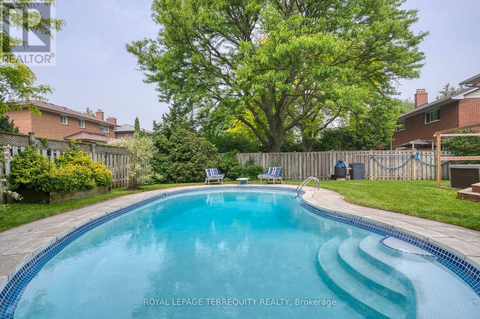 3521 Pinesmoke Crescent, Mississauga, Ontario  L4Y 3L4 - Photo 22 - W12404398