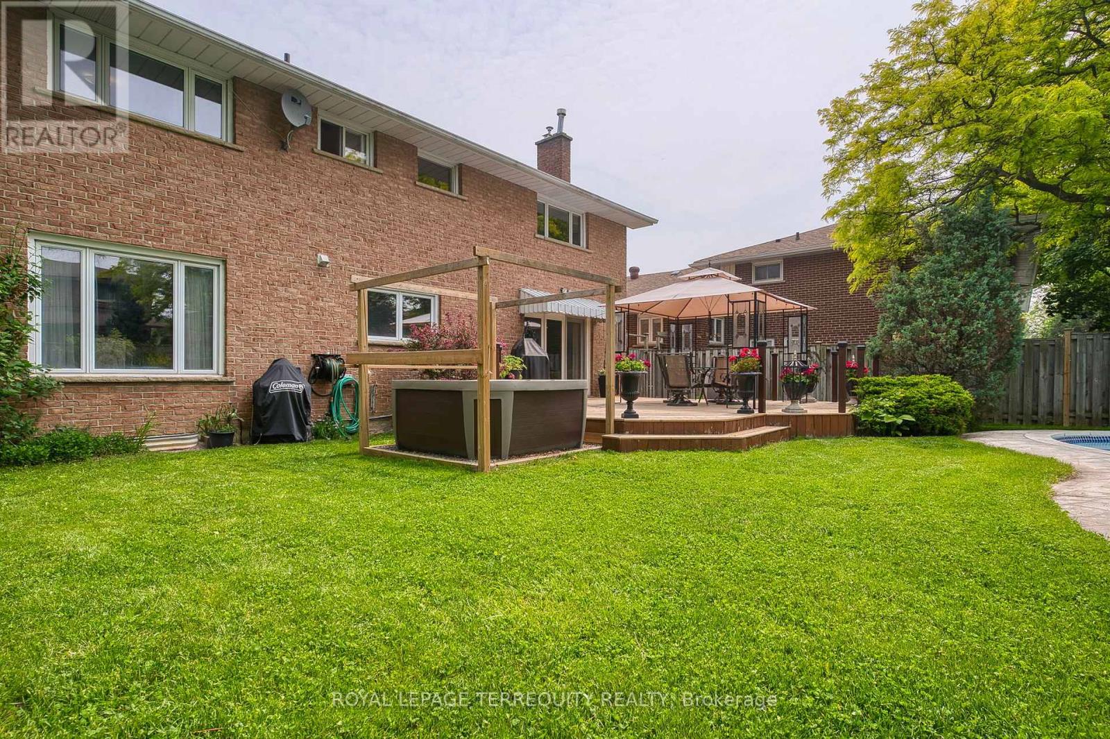 3521 Pinesmoke Crescent, Mississauga, Ontario  L4Y 3L4 - Photo 23 - W12404398