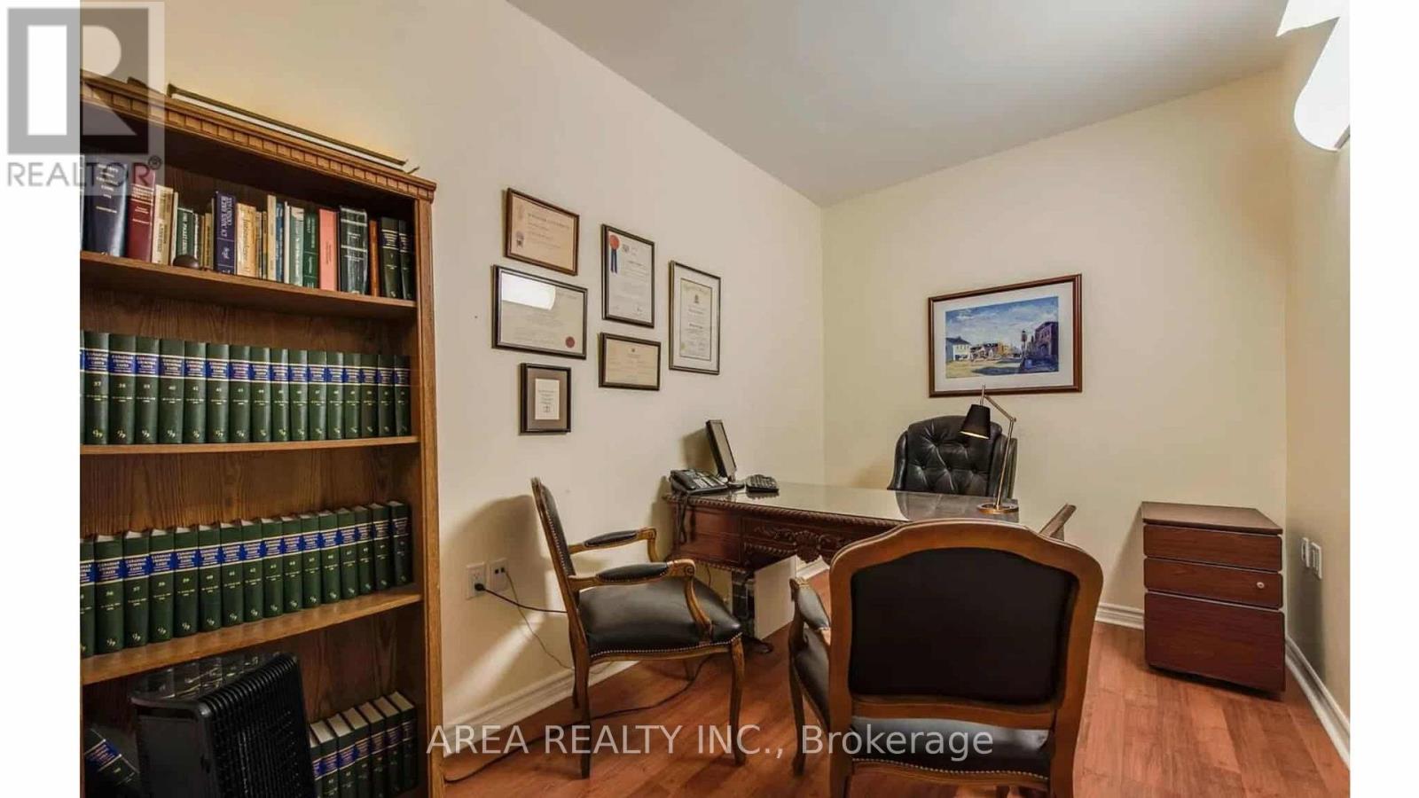 3094 Lake Shore Boulevard, Toronto (New Toronto), Ontario  M8V 1L2 - Photo 5 - W12404423