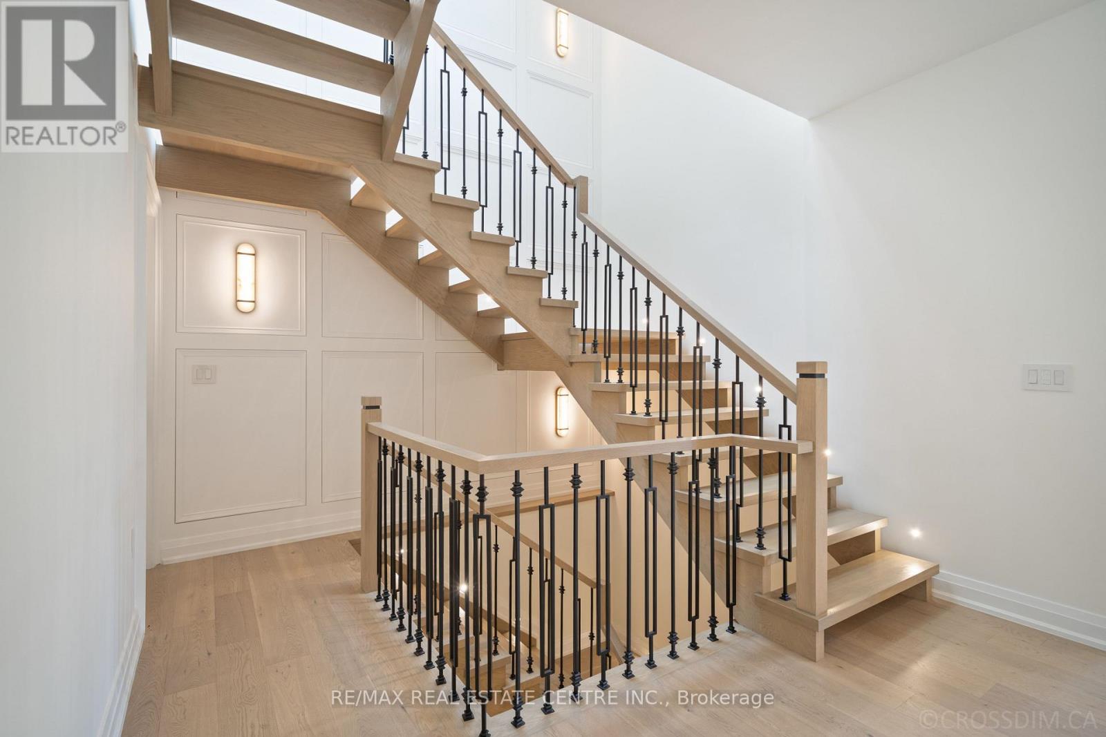 1065 Rebecca Street, Oakville (Br Bronte), Ontario  L6L 1Y6 - Photo 13 - W12404426