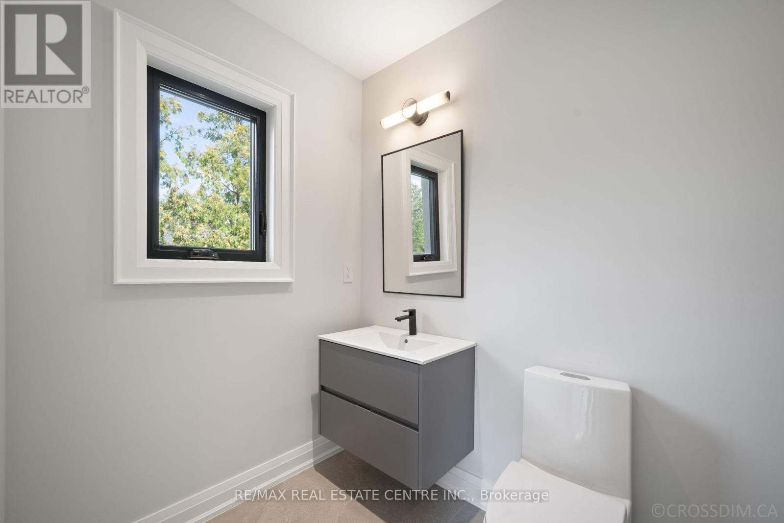 1065 Rebecca Street, Oakville (Br Bronte), Ontario  L6L 1Y6 - Photo 37 - W12404426