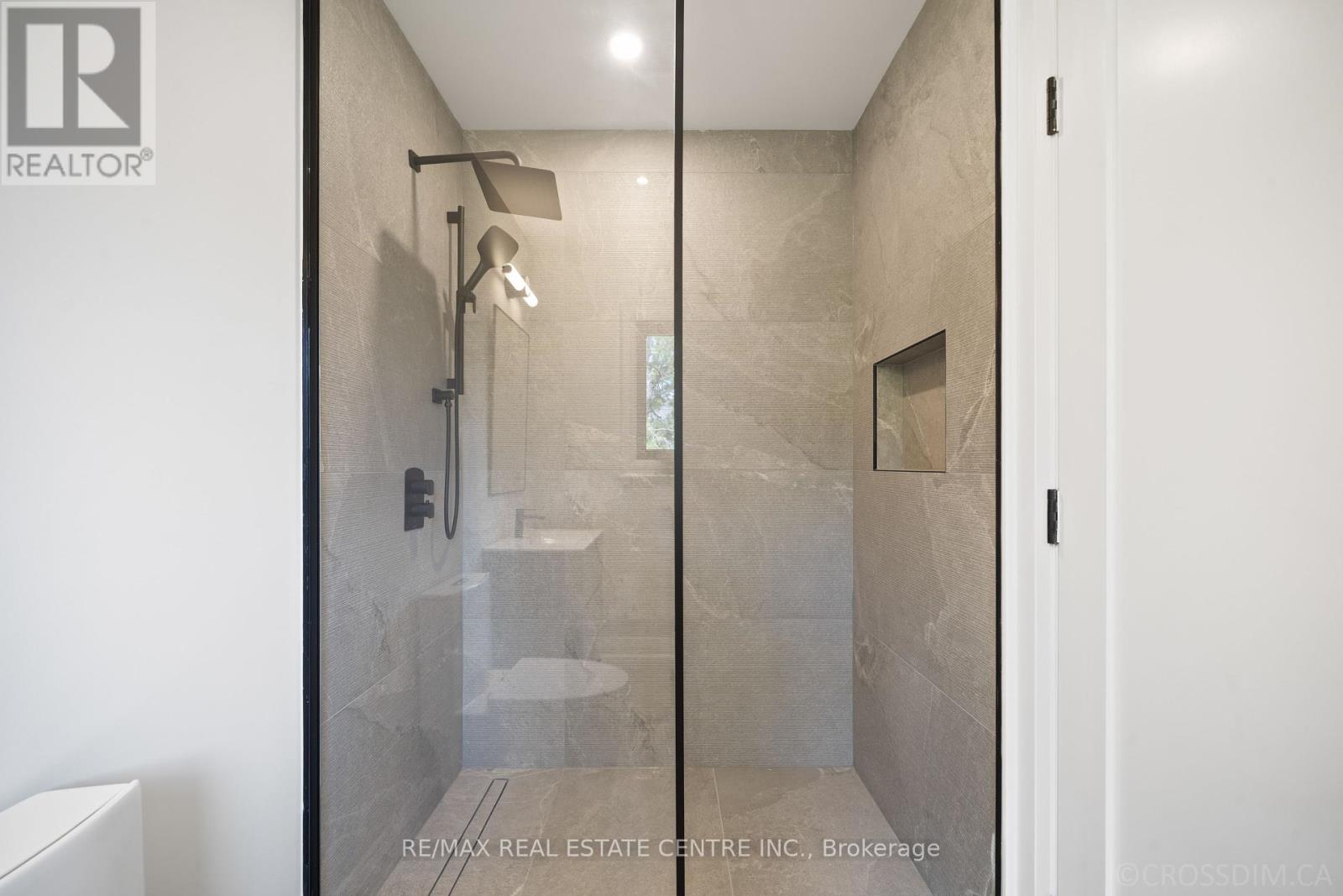1065 Rebecca Street, Oakville (Br Bronte), Ontario  L6L 1Y6 - Photo 38 - W12404426