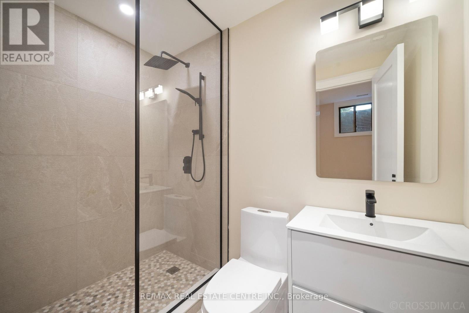 1065 Rebecca Street, Oakville (Br Bronte), Ontario  L6L 1Y6 - Photo 42 - W12404426