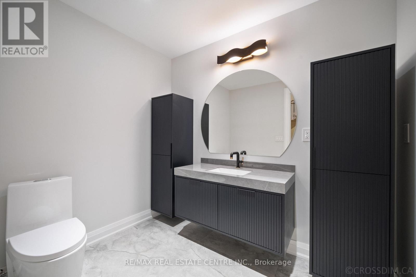 1065 Rebecca Street, Oakville (Br Bronte), Ontario  L6L 1Y6 - Photo 44 - W12404426