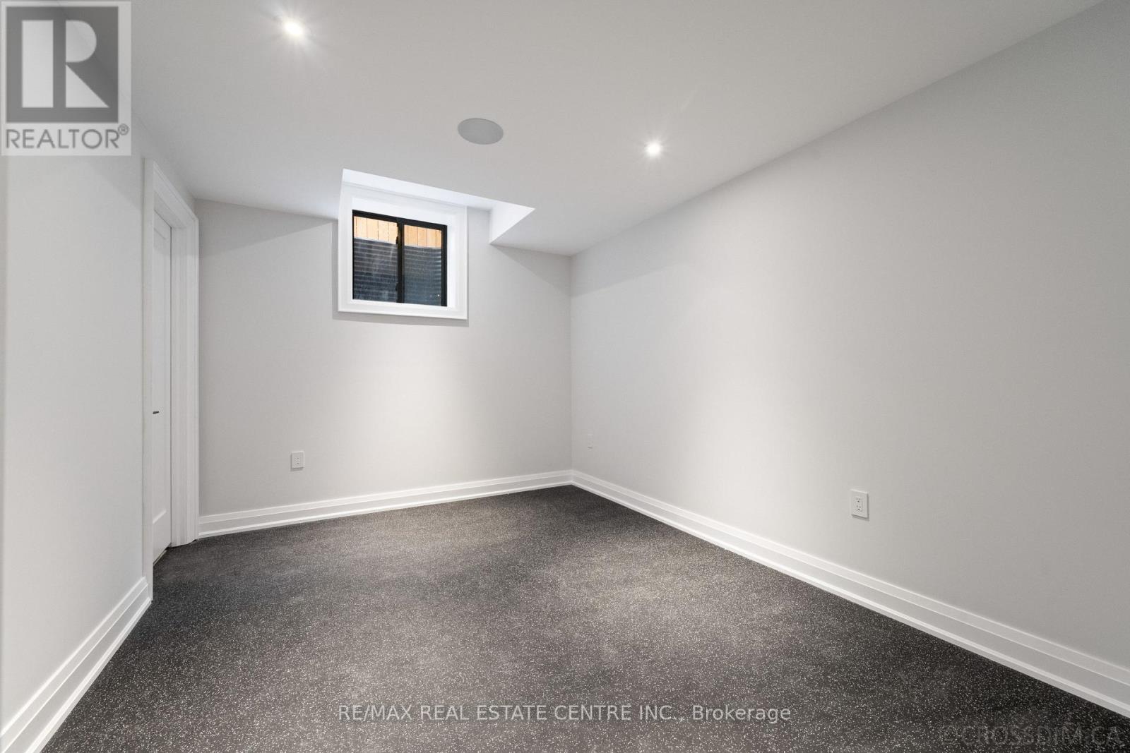 1065 Rebecca Street, Oakville (Br Bronte), Ontario  L6L 1Y6 - Photo 45 - W12404426