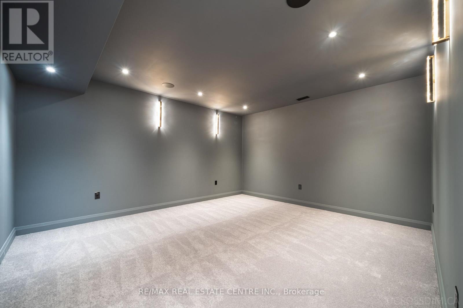 1065 Rebecca Street, Oakville (Br Bronte), Ontario  L6L 1Y6 - Photo 47 - W12404426