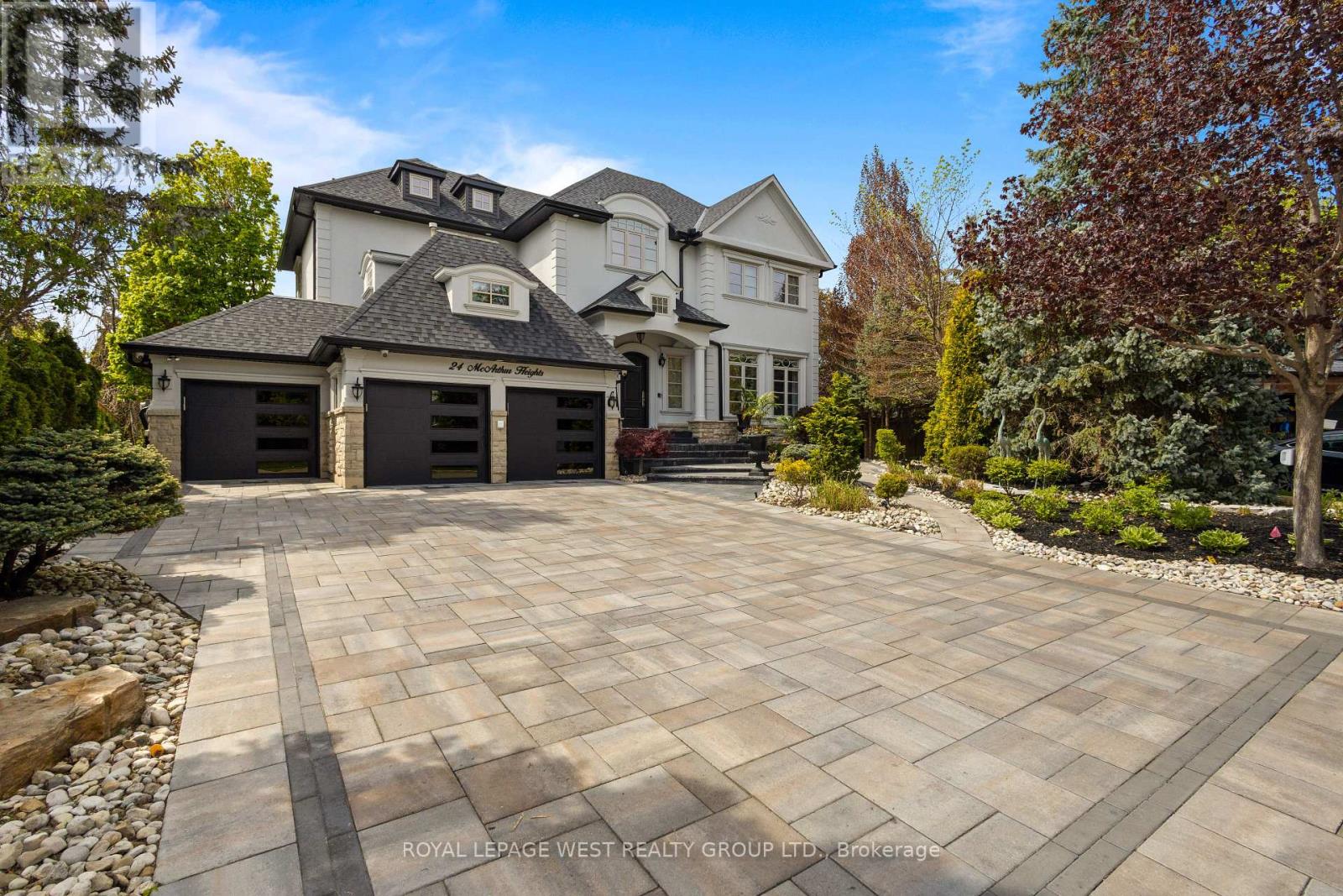 24 MCARTHUR HEIGHTS, Brampton, Ontario