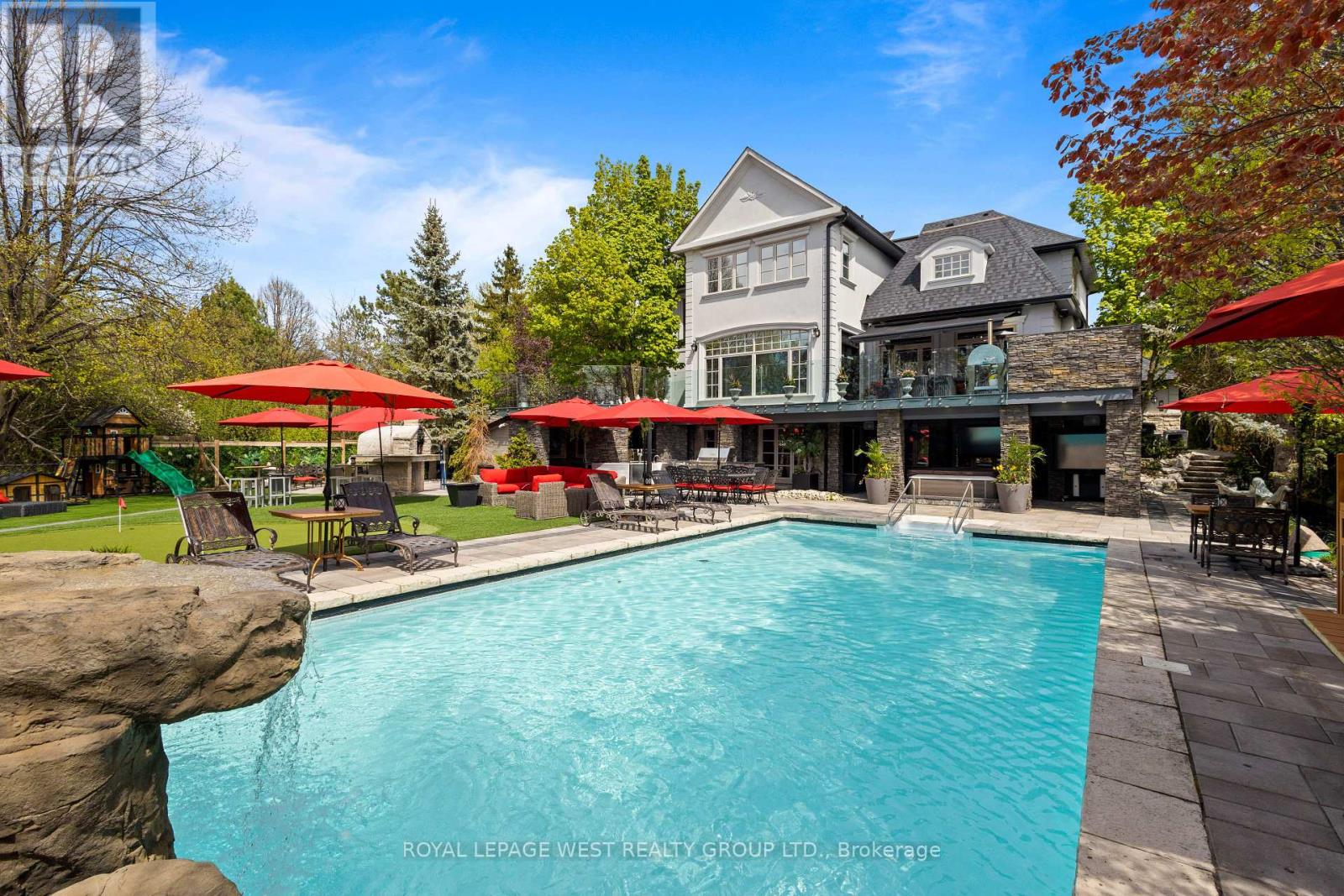 24 Mcarthur Heights, Brampton, Ontario  L6Z 3N2 - Photo 10 - W12404437
