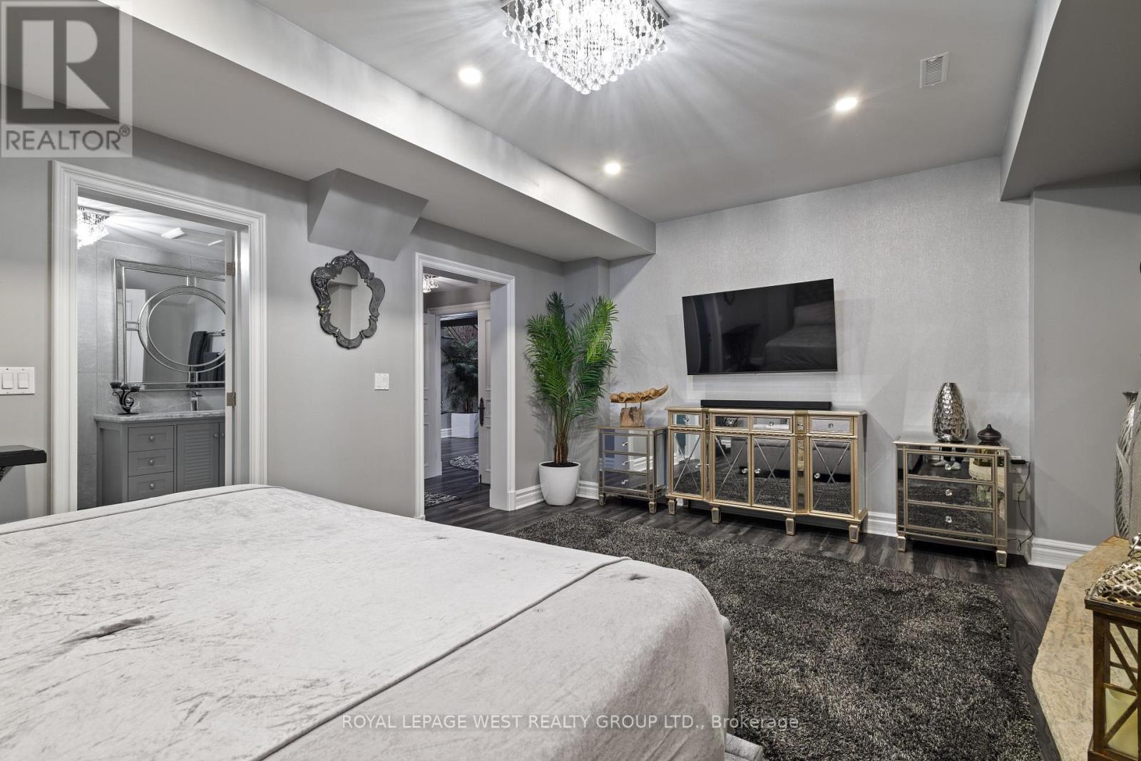 24 Mcarthur Heights, Brampton, Ontario  L6Z 3N2 - Photo 44 - W12404437