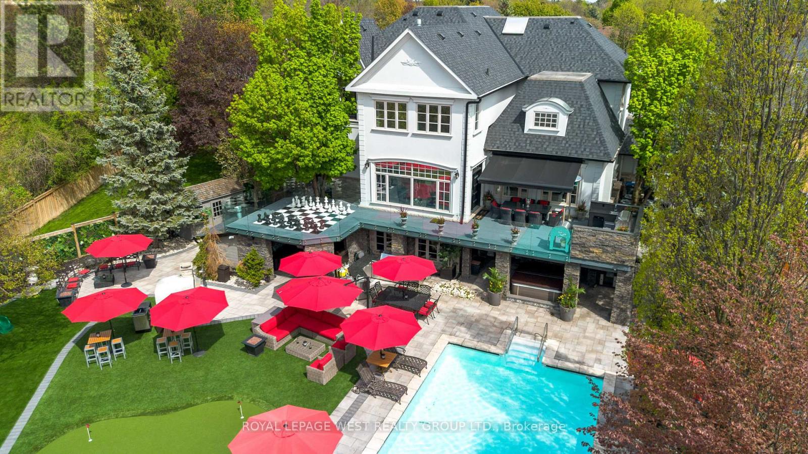 24 Mcarthur Heights, Brampton, Ontario  L6Z 3N2 - Photo 5 - W12404437