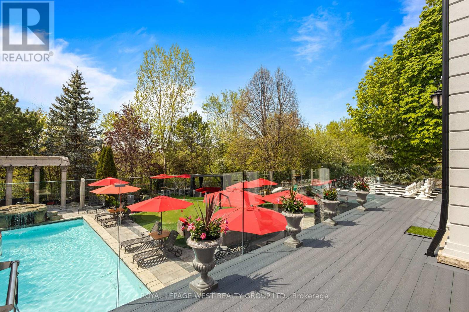 24 Mcarthur Heights, Brampton, Ontario  L6Z 3N2 - Photo 8 - W12404437