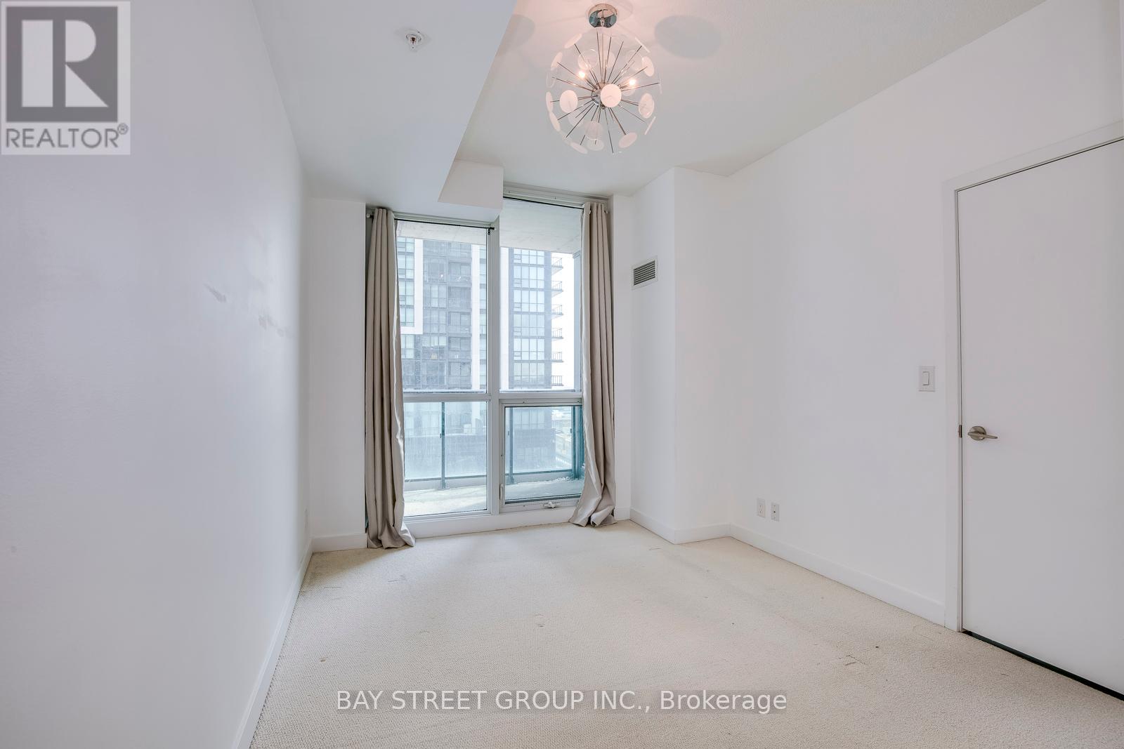 803 - 3985 Grand Park Drive, Mississauga, Ontario  L5B 0H8 - Photo 11 - W12404454