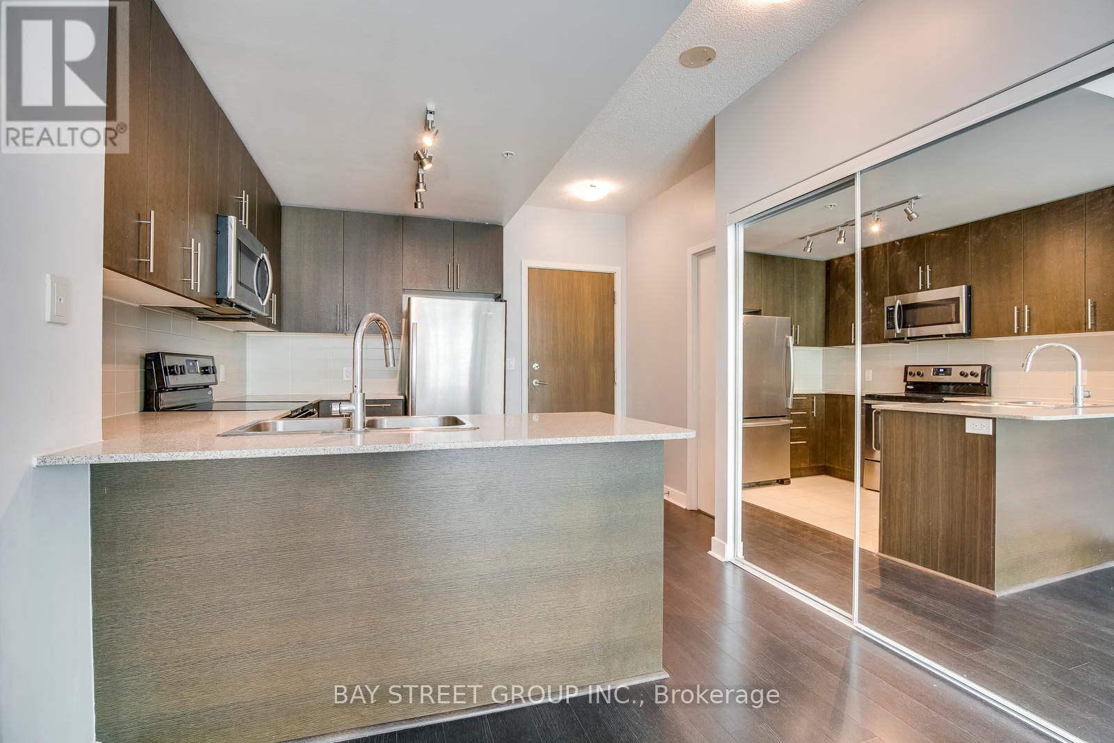 803 - 3985 Grand Park Drive, Mississauga, Ontario  L5B 0H8 - Photo 2 - W12404454