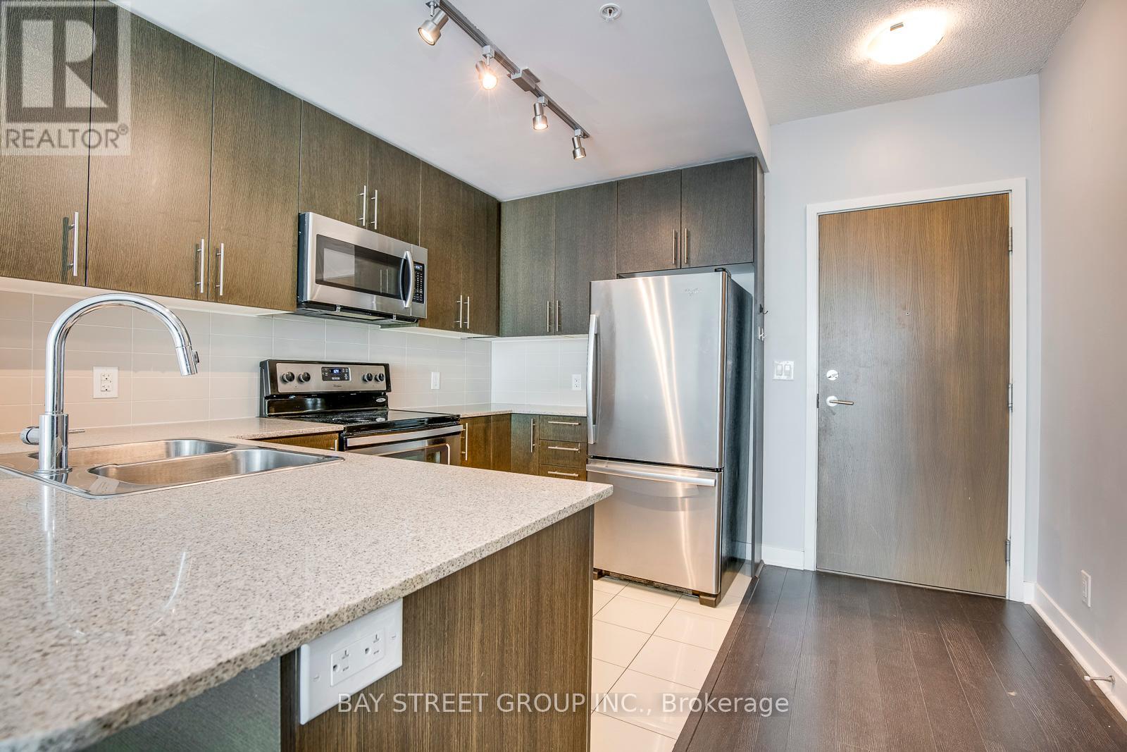803 - 3985 Grand Park Drive, Mississauga, Ontario  L5B 0H8 - Photo 4 - W12404454