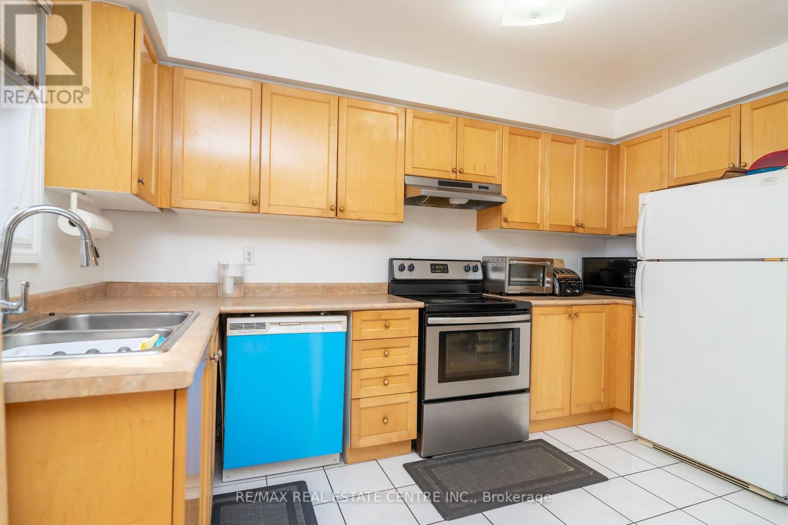 83 Checkerberry Crescent, Brampton, Ontario  L6R 2S9 - Photo 11 - W12404466