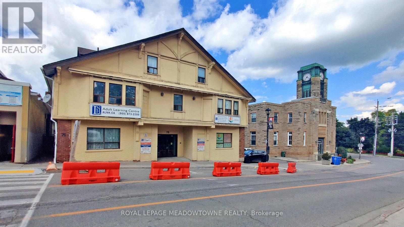 72 Mill Street, Halton Hills (Georgetown), Ontario  L7G 2C9 - Photo 2 - W12404497