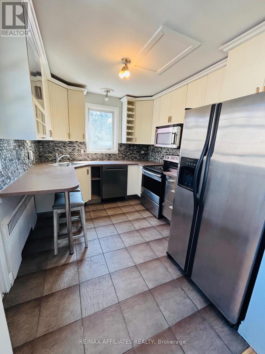 2 - 320 Laurier Avenue E, Ottawa, Ontario  K1N 6P6 - Photo 3 - X12359446