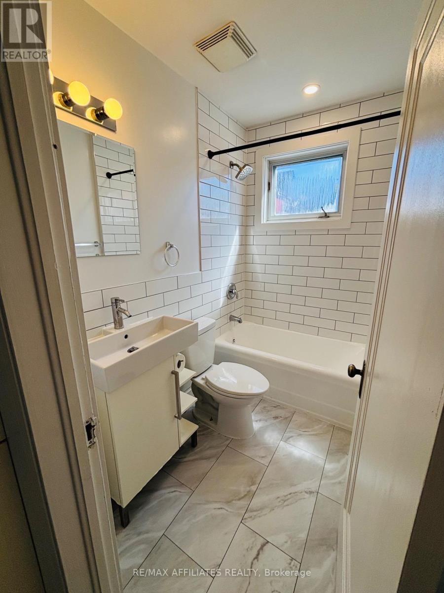 2 - 320 Laurier Avenue E, Ottawa, Ontario  K1N 6P6 - Photo 5 - X12359446