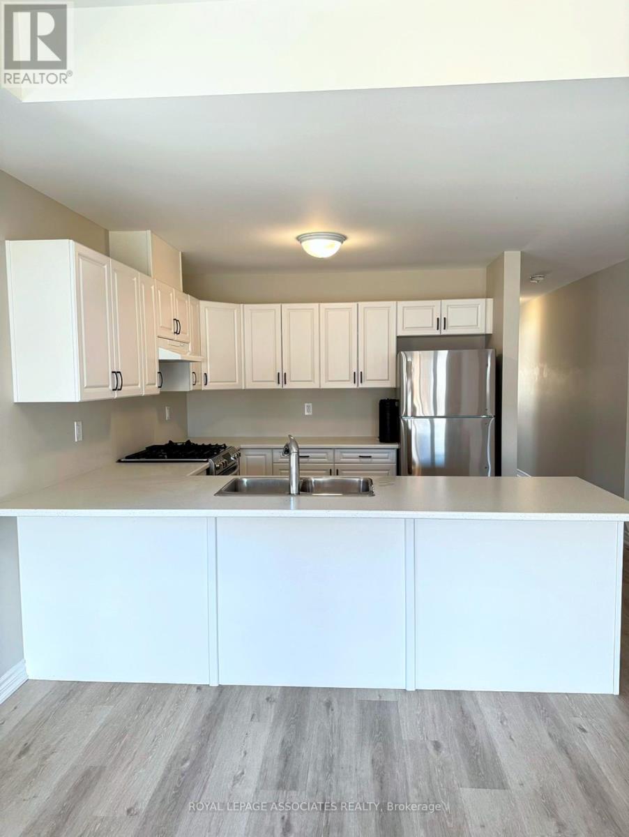 516 Joseph Gale Street, Cobourg, Ontario  K9A 3L4 - Photo 4 - X12404420