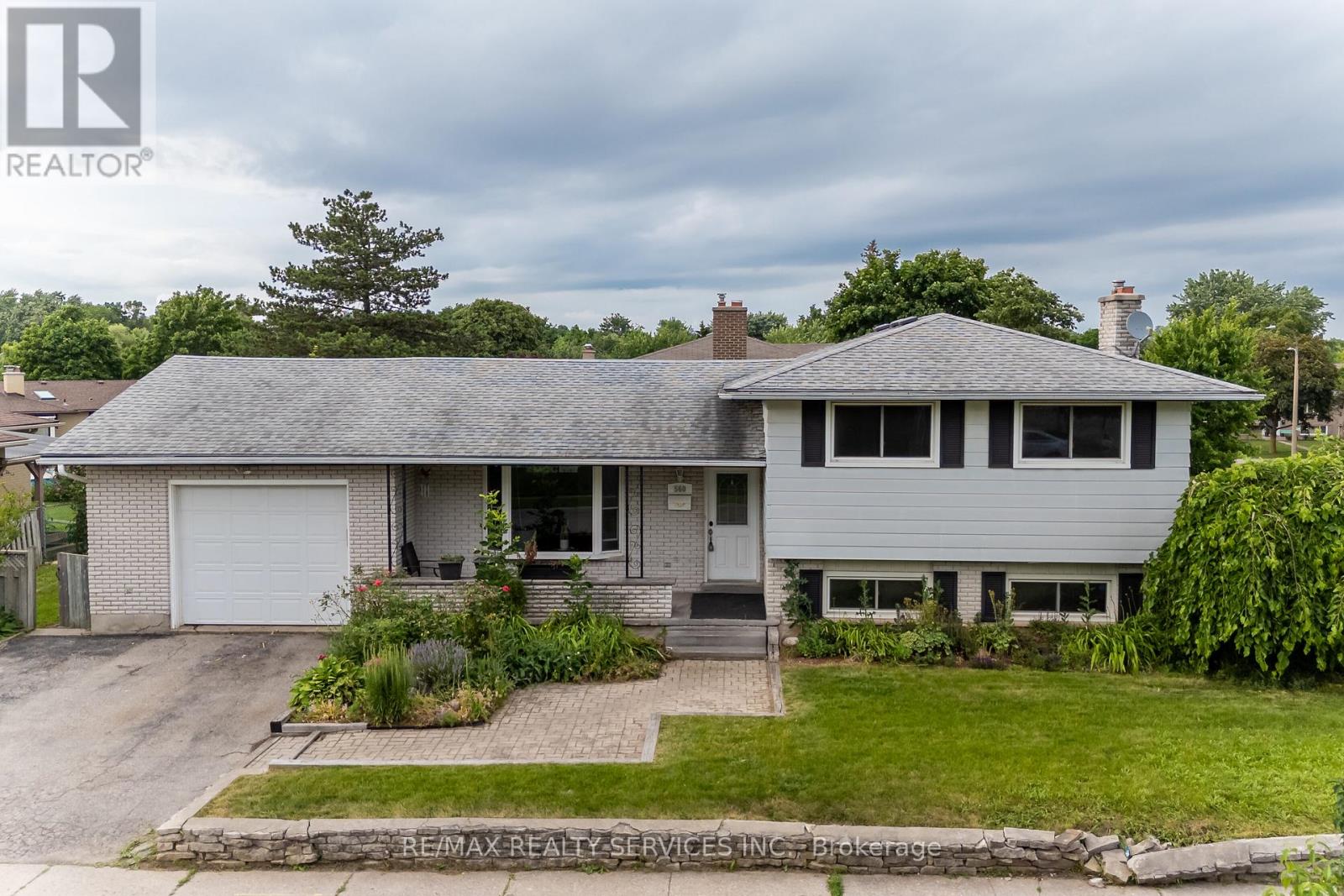 560 Highpoint Avenue, Waterloo, Ontario  N2L 4N1 - Photo 1 - X12404504