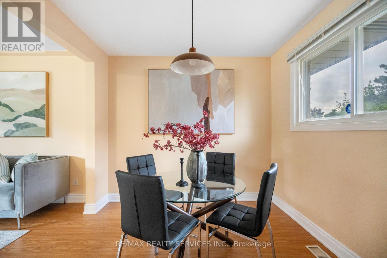 560 Highpoint Avenue, Waterloo, Ontario  N2L 4N1 - Photo 13 - X12404504