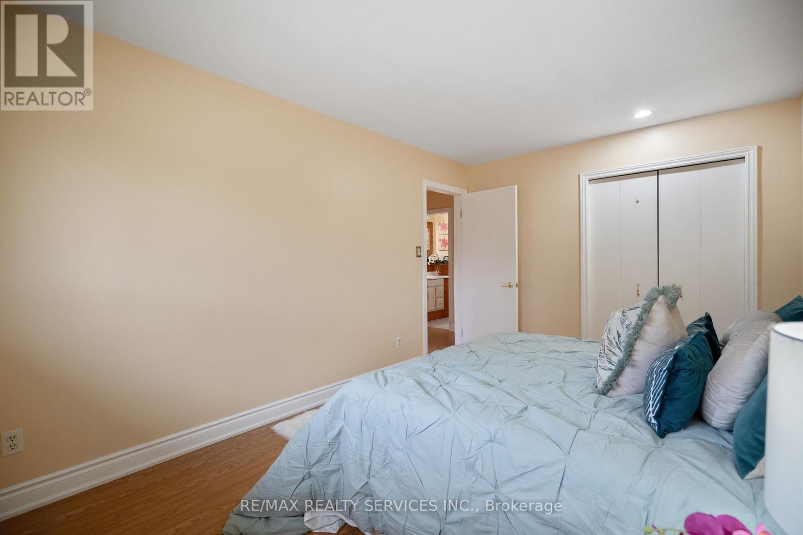 560 Highpoint Avenue, Waterloo, Ontario  N2L 4N1 - Photo 24 - X12404504