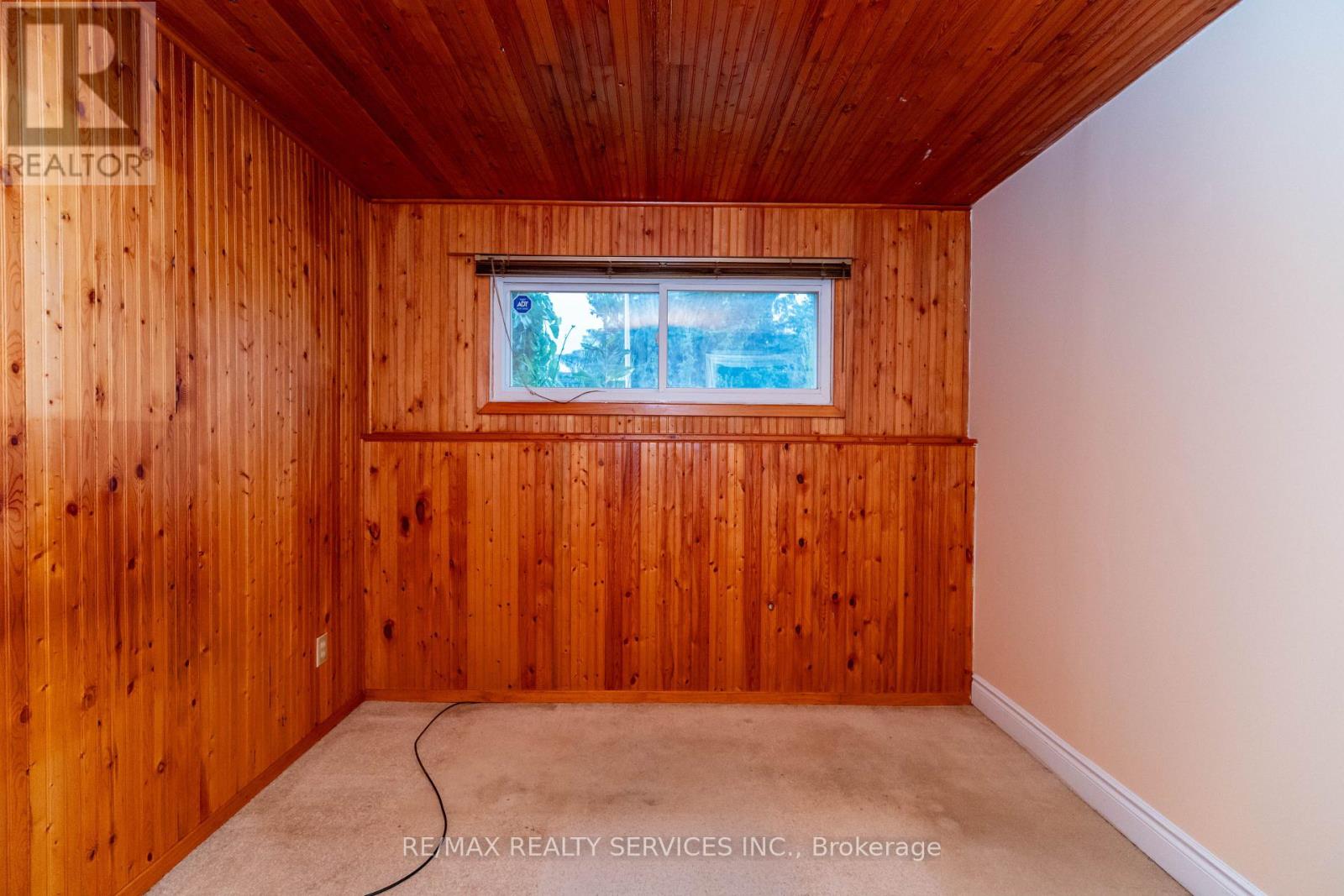 560 Highpoint Avenue, Waterloo, Ontario  N2L 4N1 - Photo 33 - X12404504