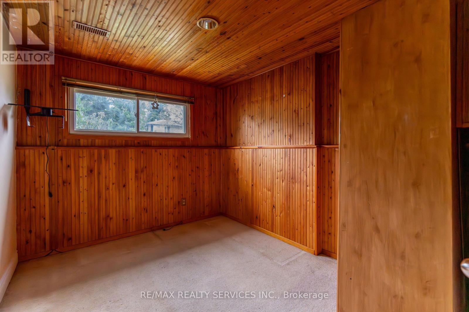 560 Highpoint Avenue, Waterloo, Ontario  N2L 4N1 - Photo 36 - X12404504