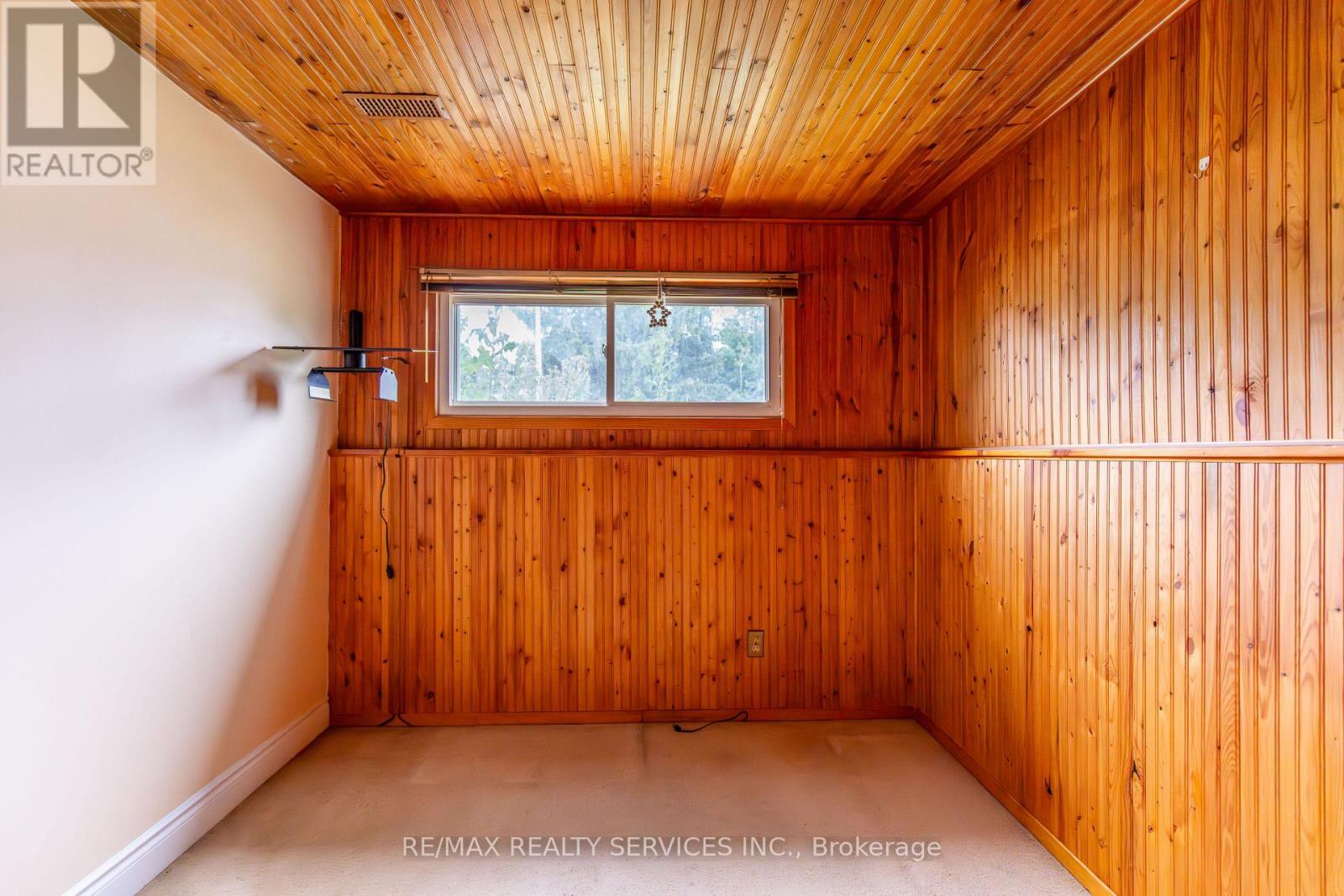 560 Highpoint Avenue, Waterloo, Ontario  N2L 4N1 - Photo 37 - X12404504