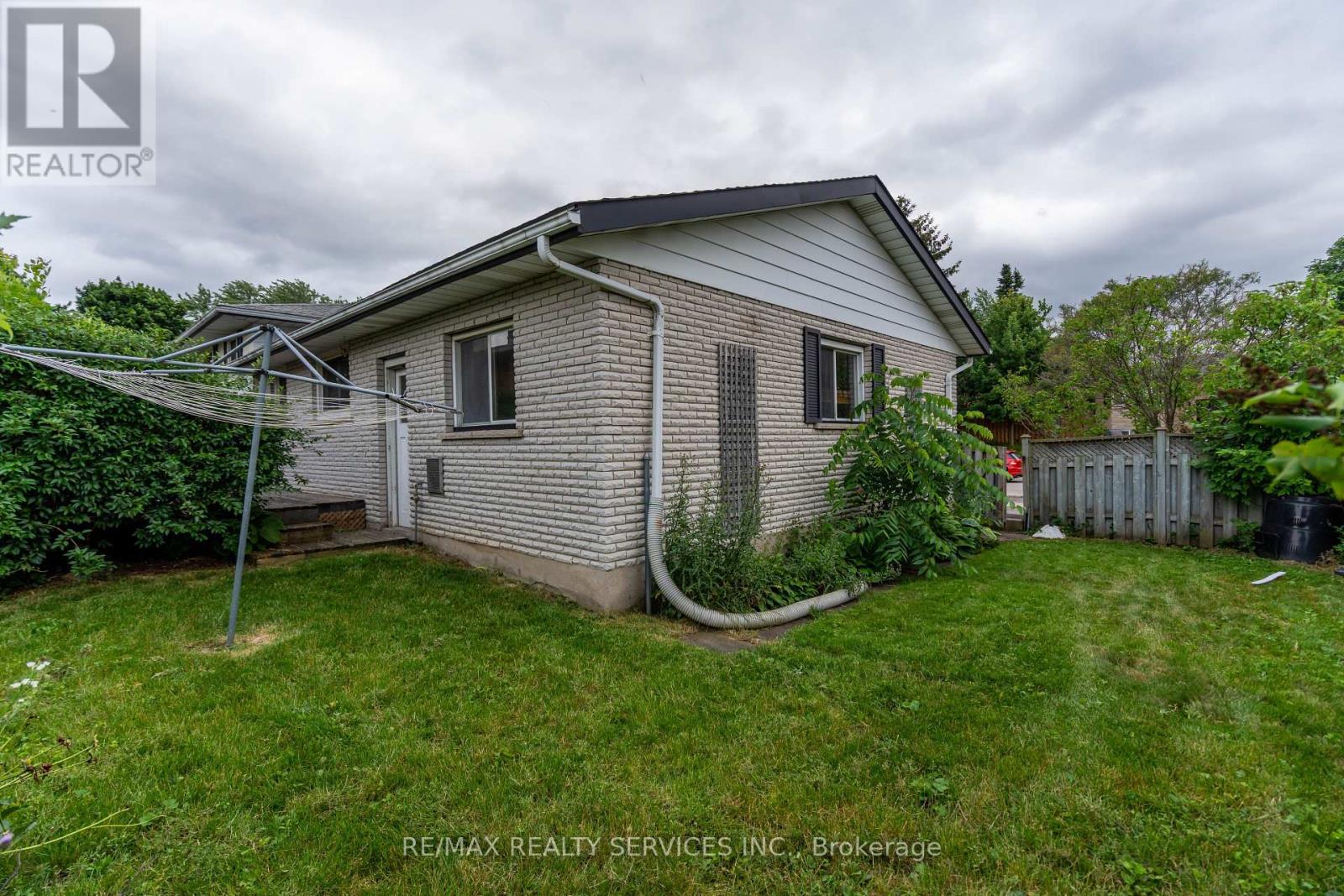 560 Highpoint Avenue, Waterloo, Ontario  N2L 4N1 - Photo 39 - X12404504