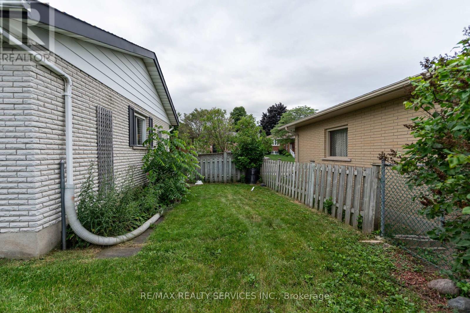 560 Highpoint Avenue, Waterloo, Ontario  N2L 4N1 - Photo 40 - X12404504