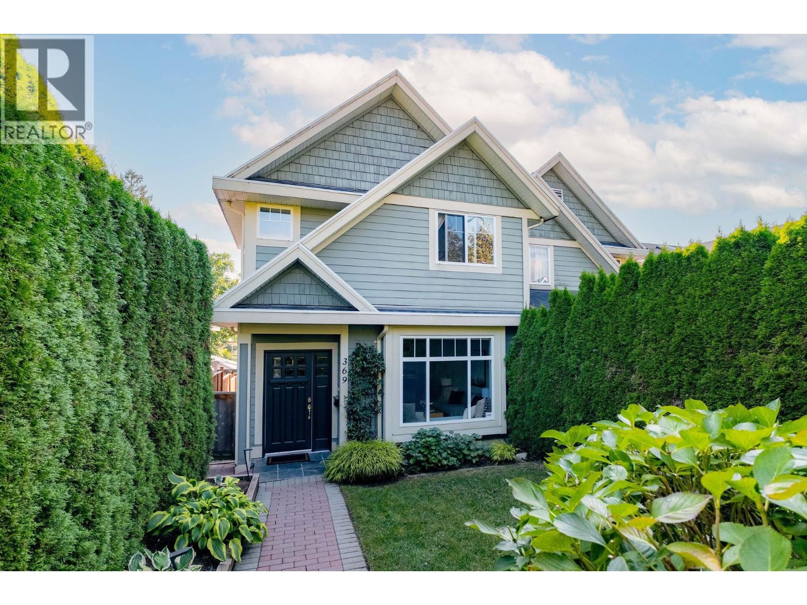 369 E 5TH STREET, North Vancouver, British Columbia