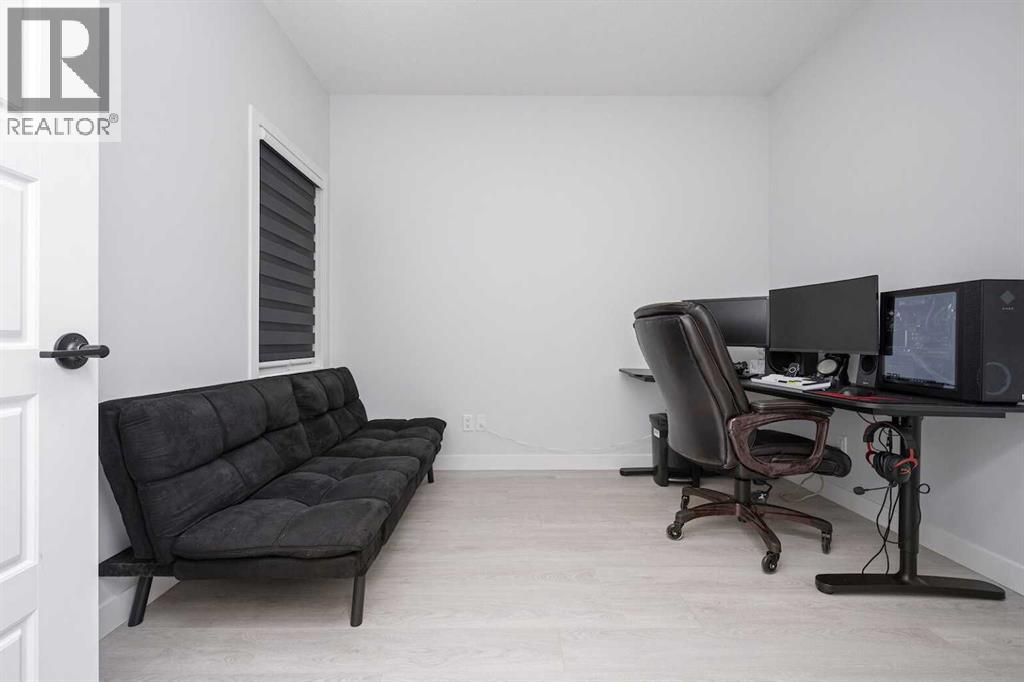 336 Lucas Way Nw, Calgary, Alberta  T3P 0R5 - Photo 4 - A2237148