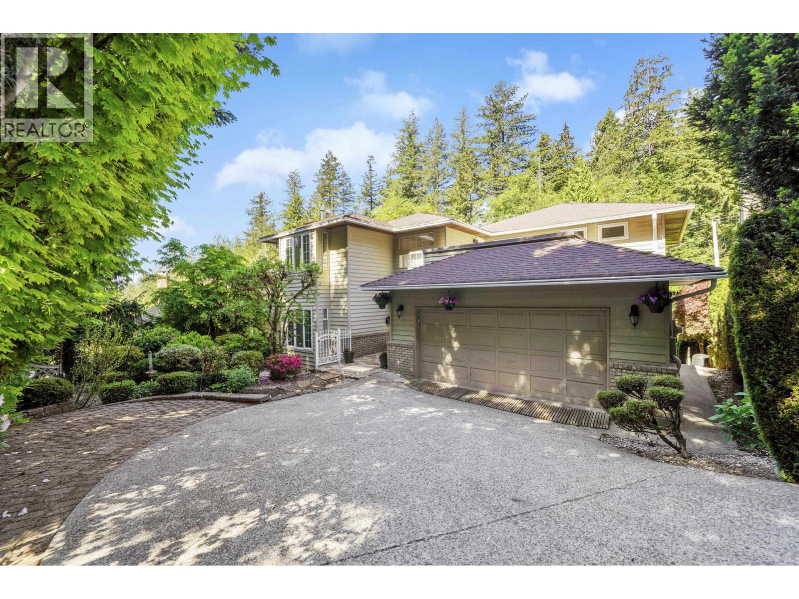 5885 Nancy Greene Way, North Vancouver, British Columbia  V7R 4W6 - Photo 3 - R3047757