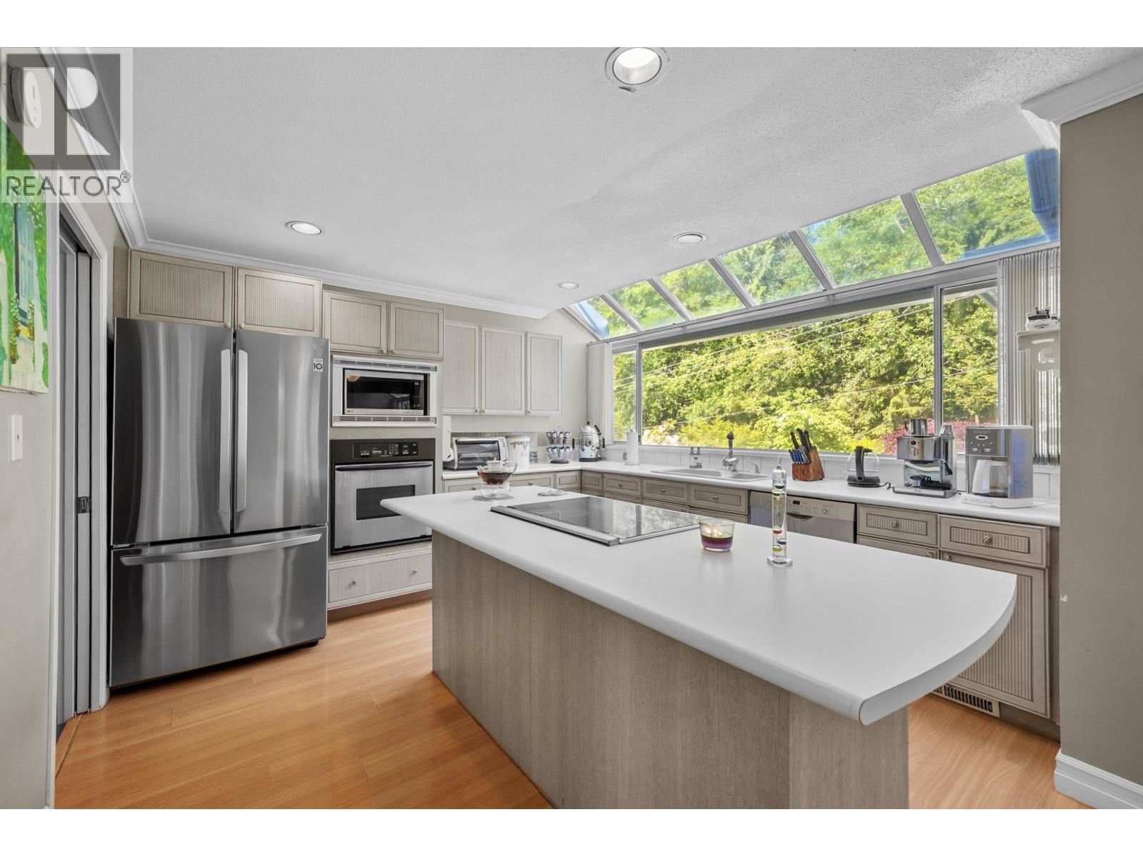 5885 Nancy Greene Way, North Vancouver, British Columbia  V7R 4W6 - Photo 9 - R3047757