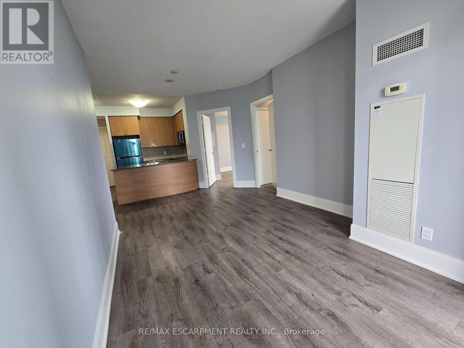 2402 - 330 Burnhamthorpe Road W, Mississauga, Ontario  L5B 4P9 - Photo 21 - W12401549