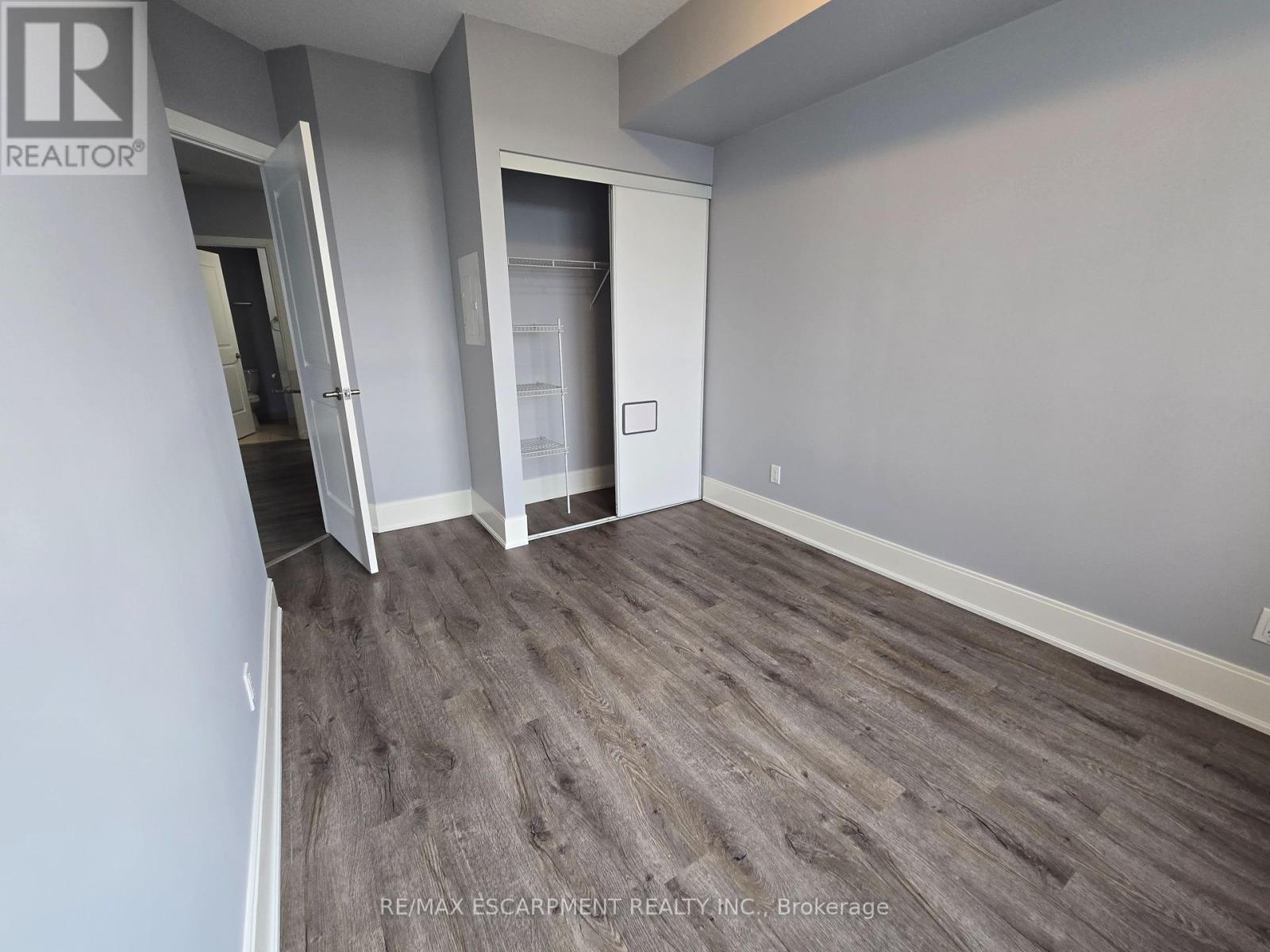 2402 - 330 Burnhamthorpe Road W, Mississauga, Ontario  L5B 4P9 - Photo 14 - W12401549