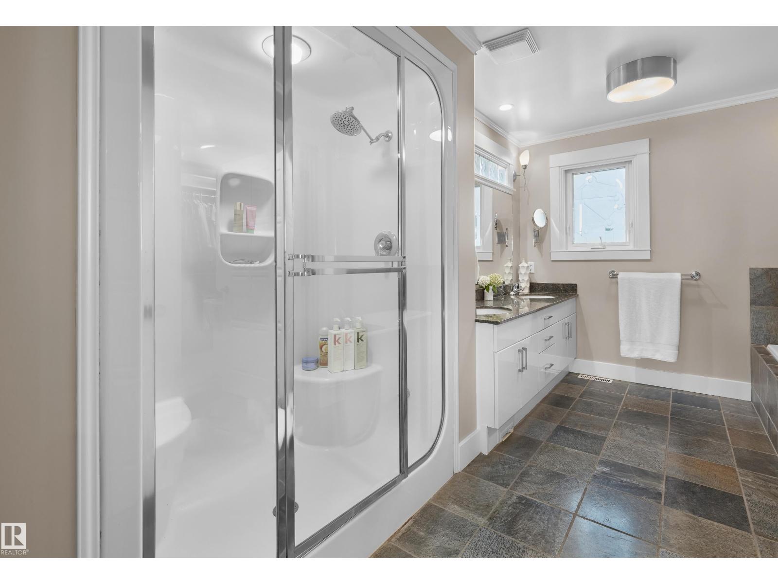 8928 Valleyview Dr Nw, Edmonton, Alberta  T5R 5T5 - Photo 31 - E4455290