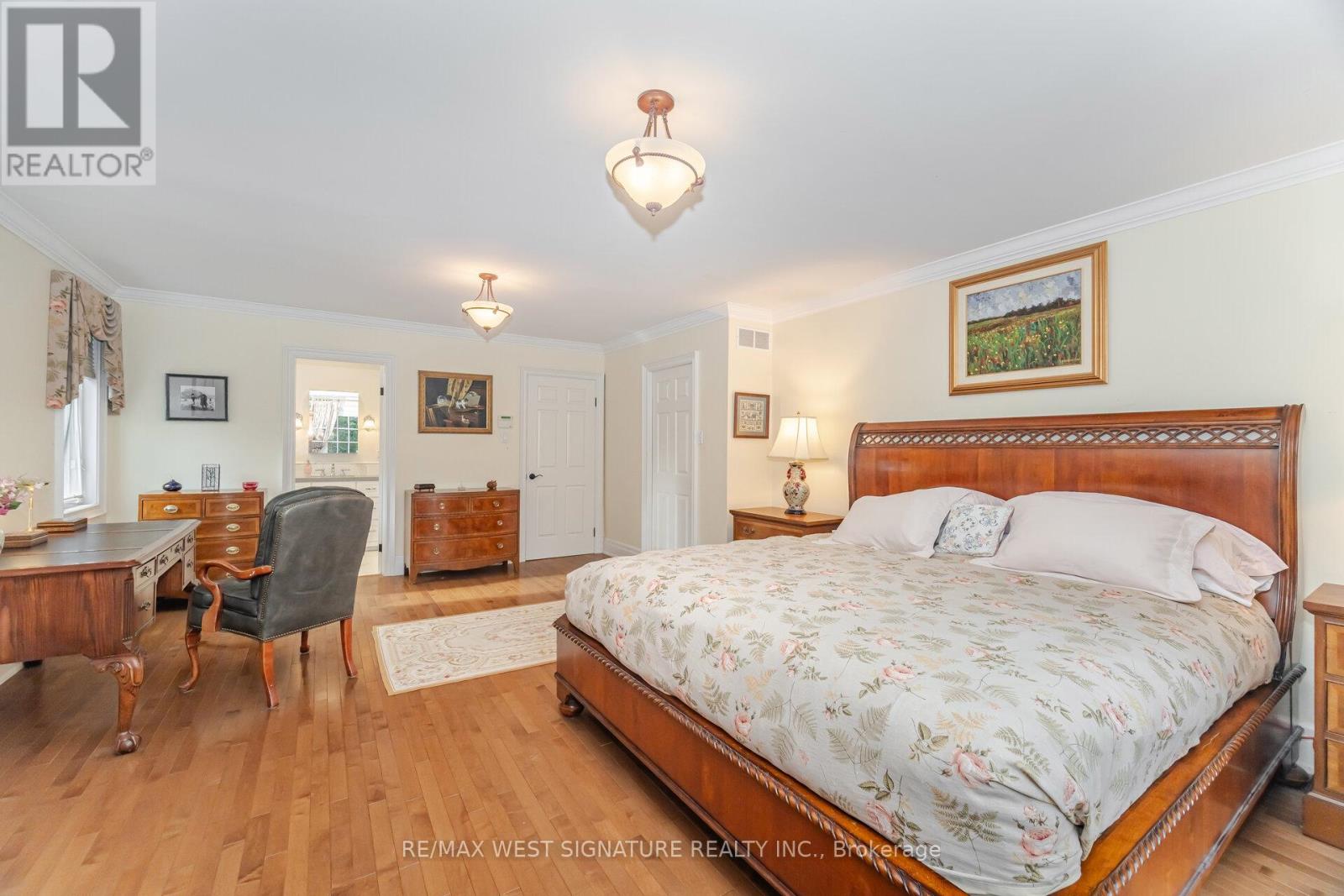 351 Dearbourne Avenue, King (King City), Ontario  L7B 1A3 - Photo 21 - N12404028
