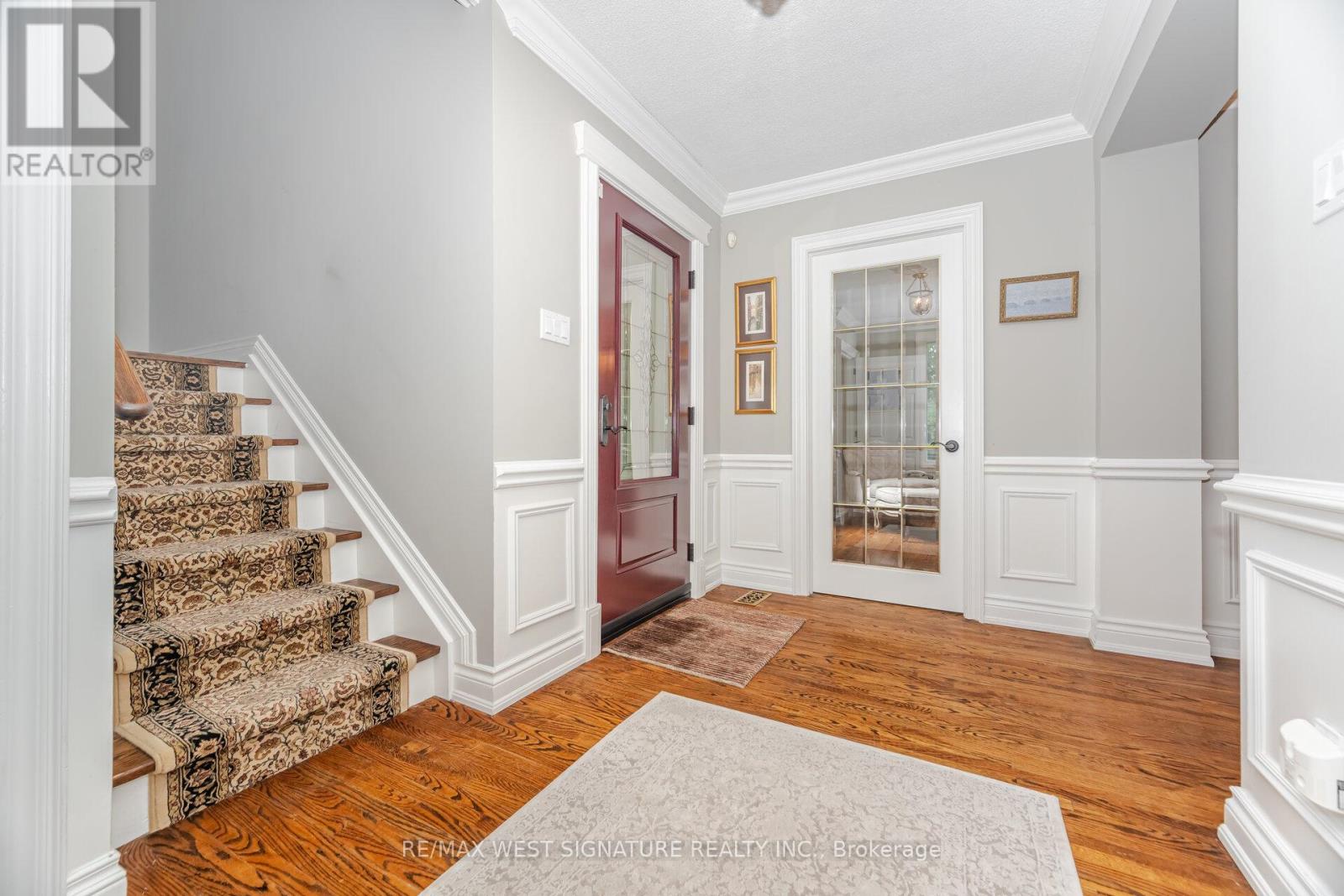 351 Dearbourne Avenue, King (King City), Ontario  L7B 1A3 - Photo 17 - N12404028