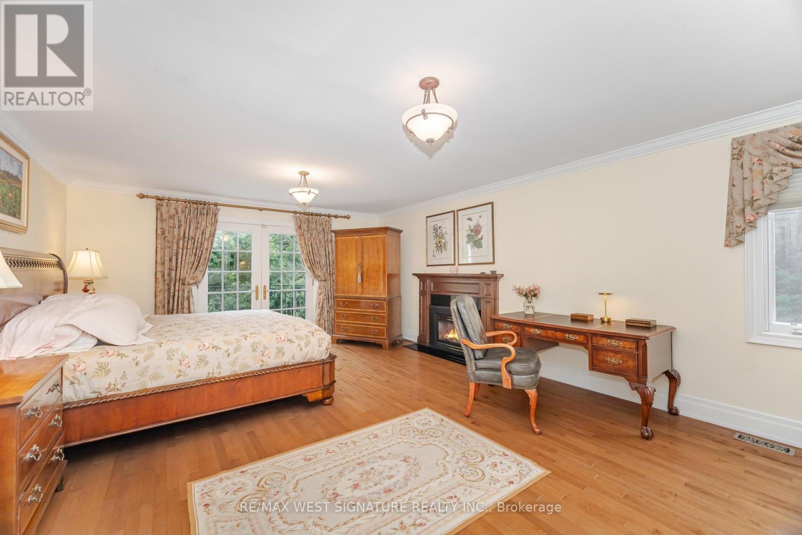 351 Dearbourne Avenue, King (King City), Ontario  L7B 1A3 - Photo 19 - N12404028