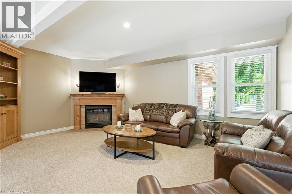 6 Lilac Court, Ancaster, Ontario  L9G 4E3 - Photo 4 - 40769991